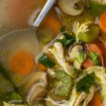 Bouillon détox au poulet