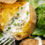 Pommes de terre en robe des champs crème & ciboulette