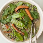 curry épicé de légumes de printemps