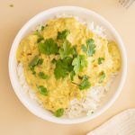 Curry de rhubarbe au lait de coco